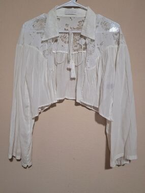 House of Harlow 1960 Ivory Lace-Trim Cropped Peasant Blouse